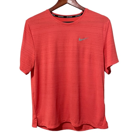 NIKE DRI FIT Short Sleeve Mens Nike running shirt coral size Medium - Picture 1 of 6